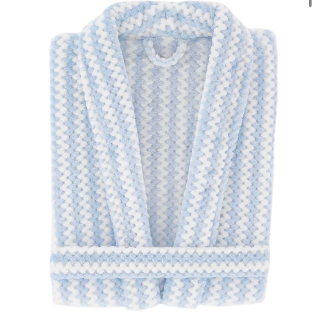 Annie selke robe